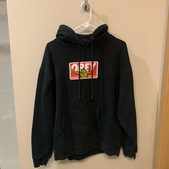 obey distant black hoodie